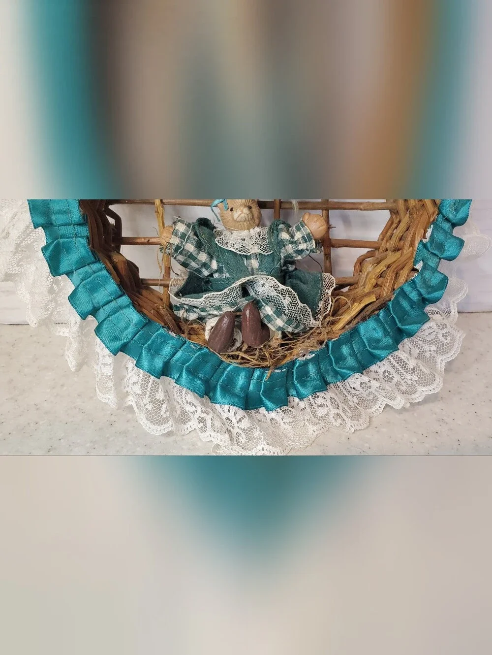 Vintage Heart Wicker Wall Basket Cat Figurine Lace Ribbon Cottagecore Grandmacor